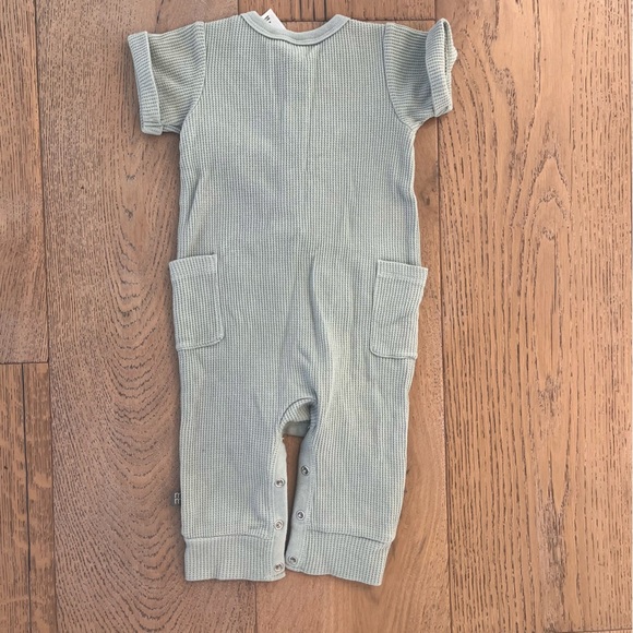 Modern Moments Waffle Knit One Piece Romper Button Neutral Sage Green 6-9 months - Picture 5 of 5